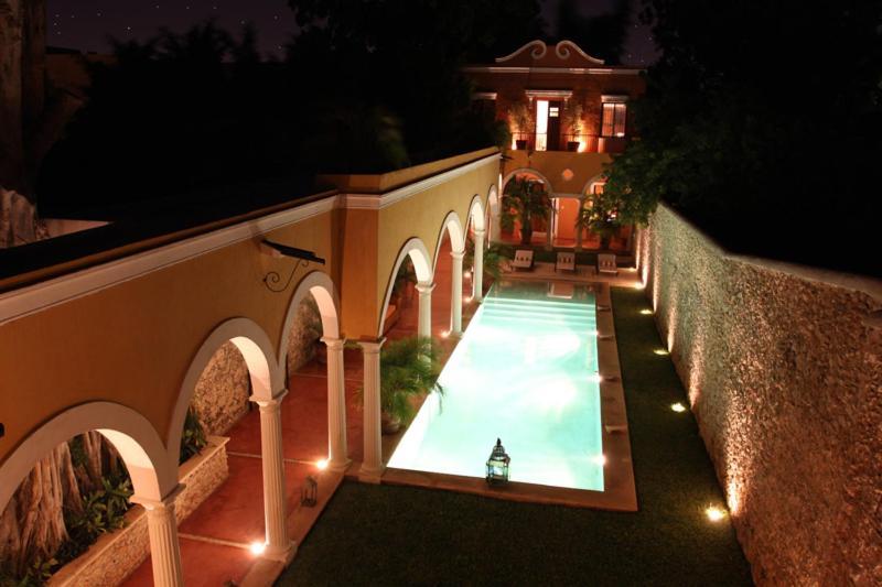 Hotel Hacienda Merida Vip Екстериор снимка
